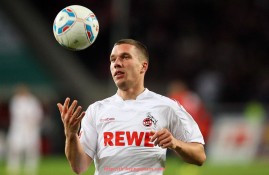 飞鲸体育直播-世俱杯首发11人中最常变动球员的战术适应性观察